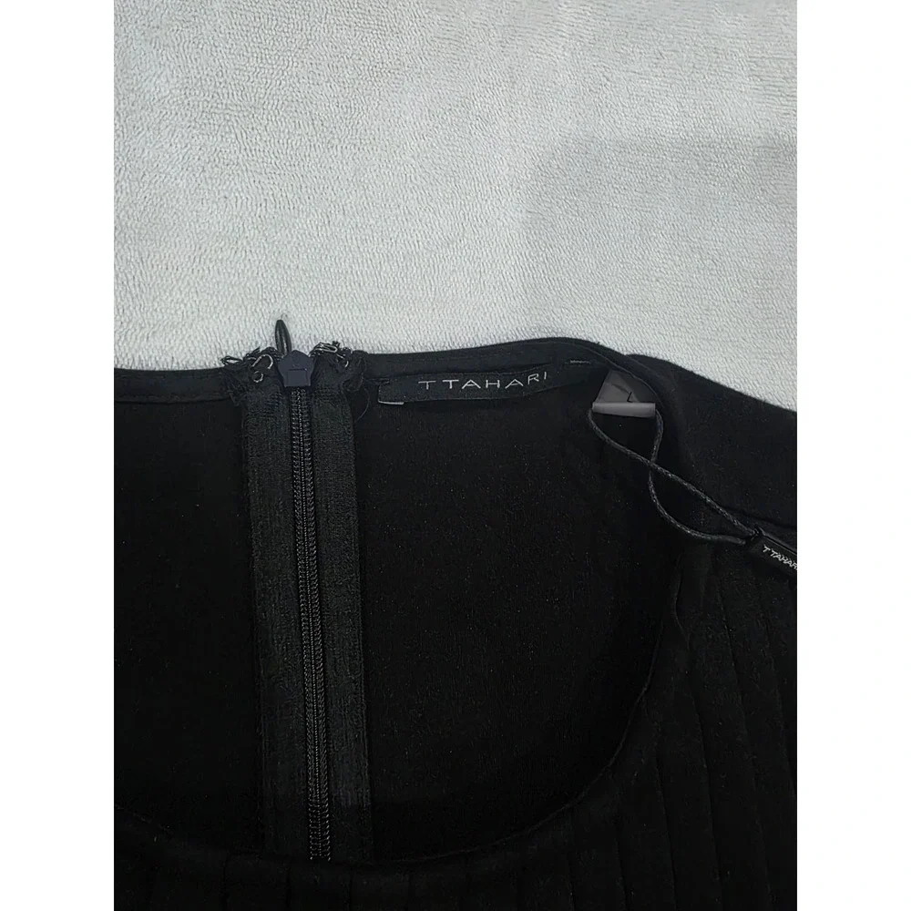 NWT Tahari Black Pleated Sleeveless Zipper Back Work Classic Statement‎ Top